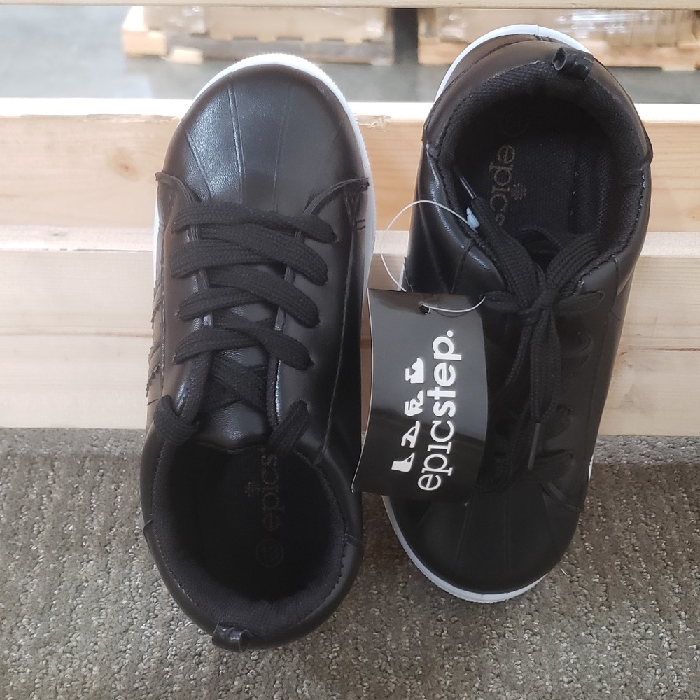 Black Cute Sneaker for Babies and Toddlers